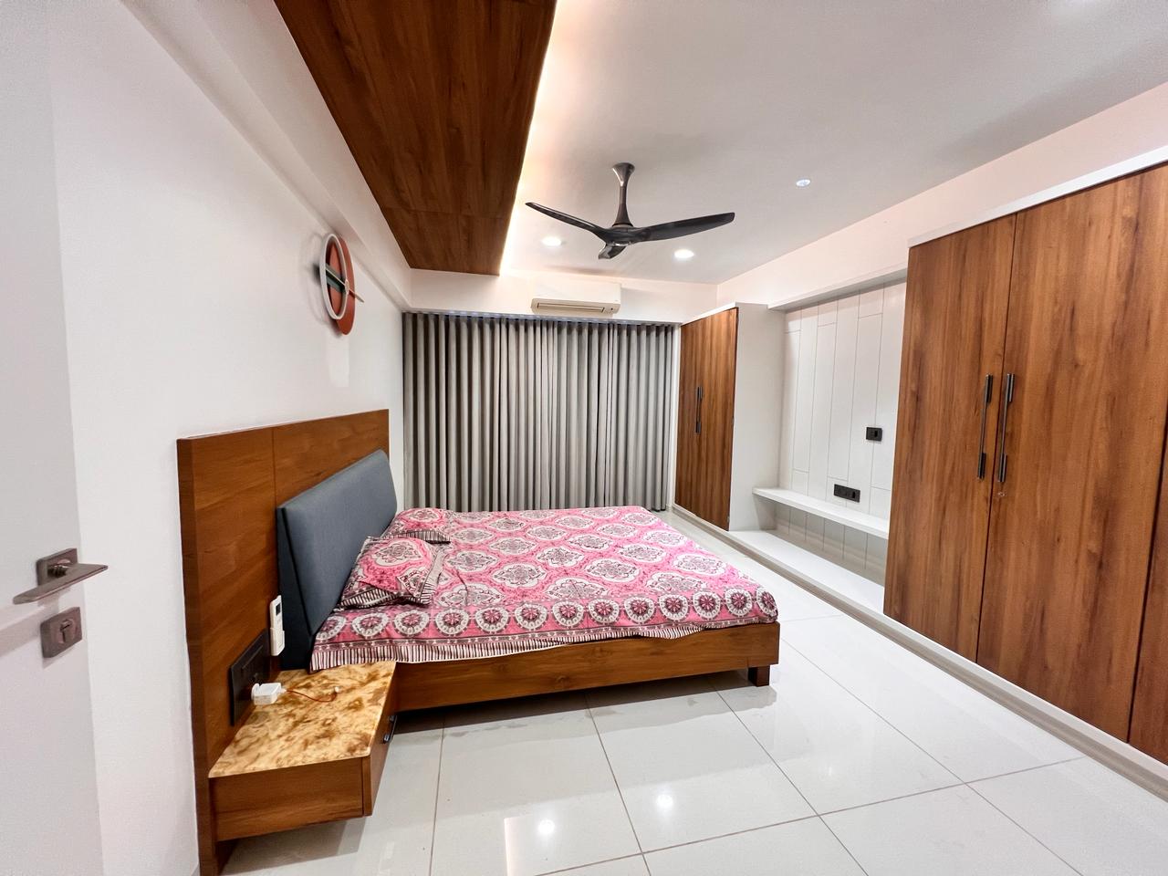 2 BHK 3280 Sq. Ft. Residential Flat / Appartment for Sell in Bodakdev Ahmedabad - Media 6