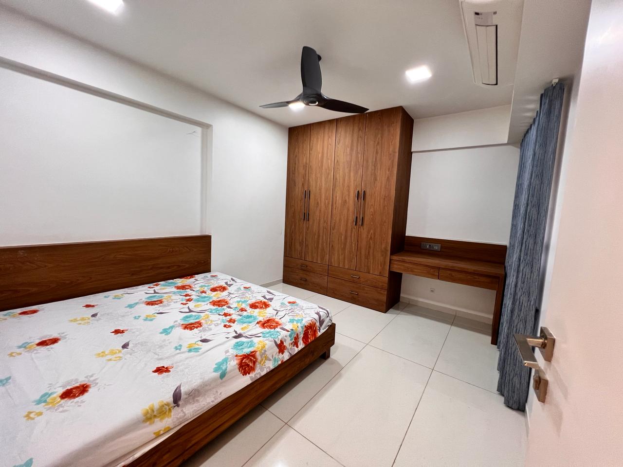 2 BHK 3280 Sq. Ft. Residential Flat / Appartment for Sell in Bodakdev Ahmedabad - Media 9