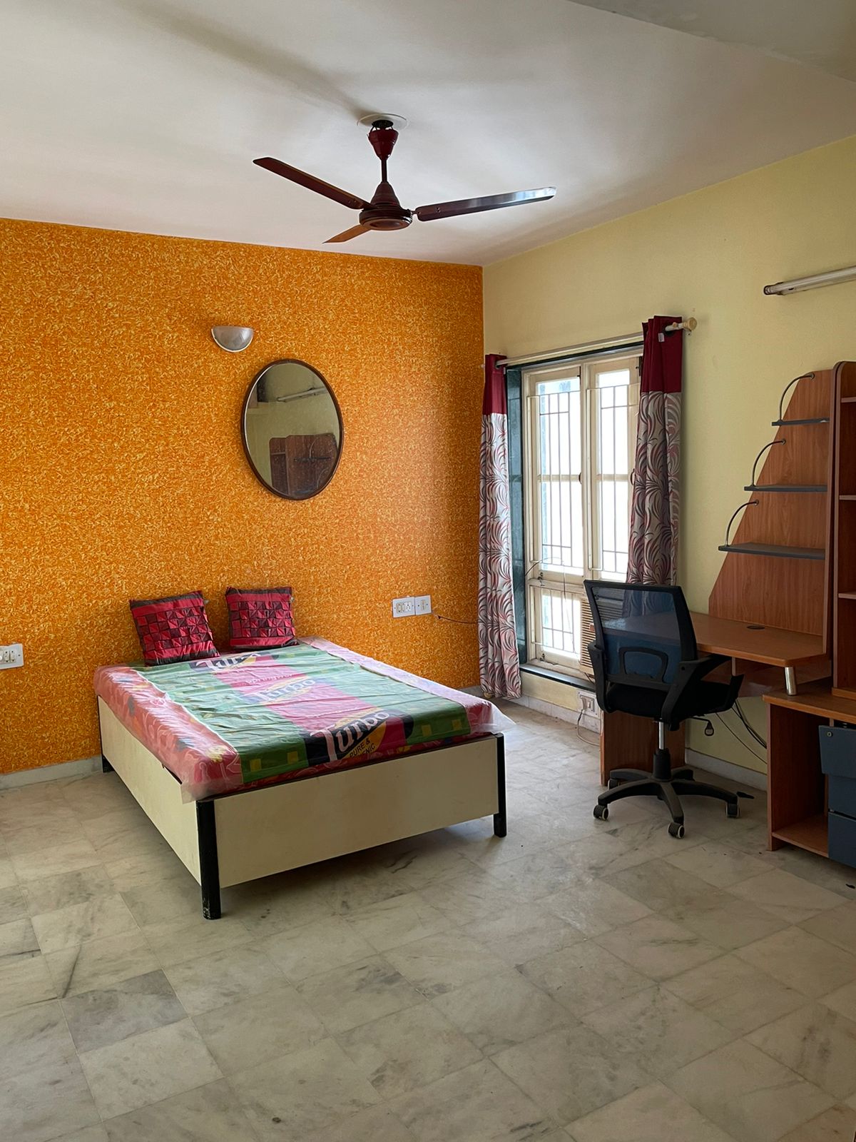 3 BHK 200 Sq. Yrd. Residential Flat / Appartment for Sell in Bodakdev Ahmedabad