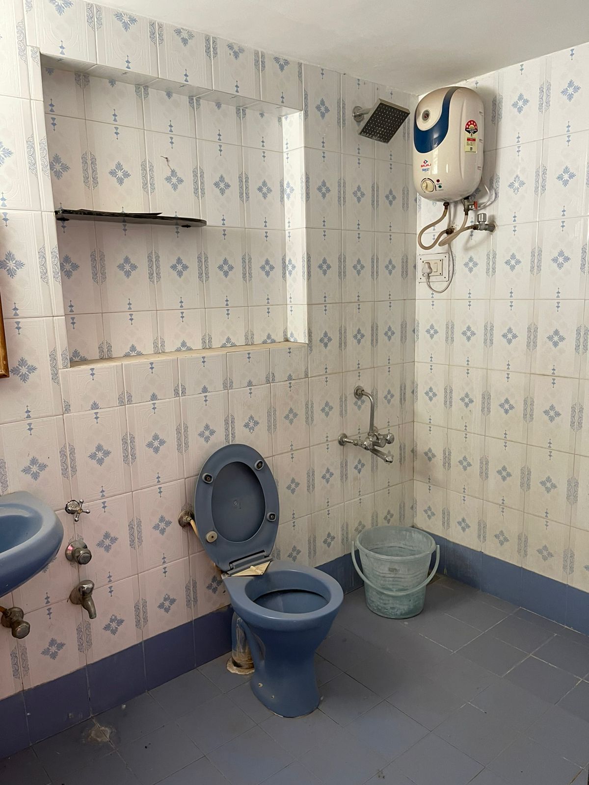 3 BHK 200 Sq. Yrd. Residential Flat / Appartment for Sell in Bodakdev Ahmedabad - Media 16
